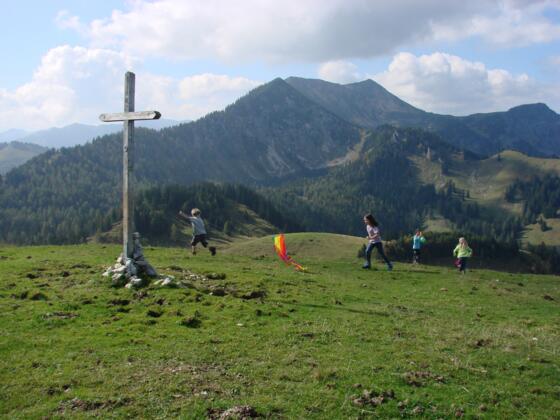 Start Frei zum Drachensteigen auf dem Gipfel