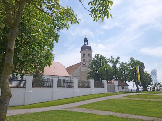 Erholungsbereich um die Kirche