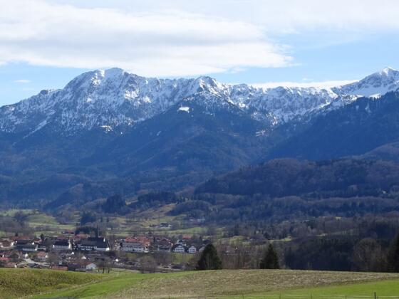 Stern: Blick auf Herzogstand und Heimgarten (rechts)