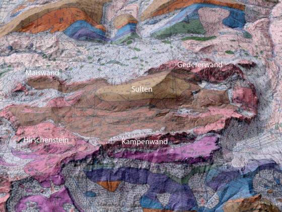 Kampenwald-Mulde: 3D-Geländemodell mit geologischer Karte überlagert