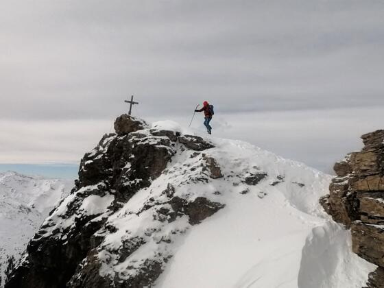 Die letzten Meter zum Gipfel der Eiskarspitze (2611 m).