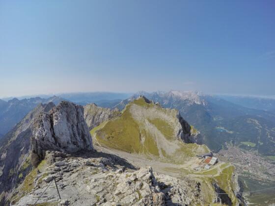 Blick über die "Karwendelgrube" zur Nördlichen Linderspitze