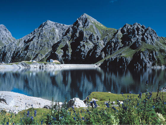 Lünersee, Blick auf Douglashütte