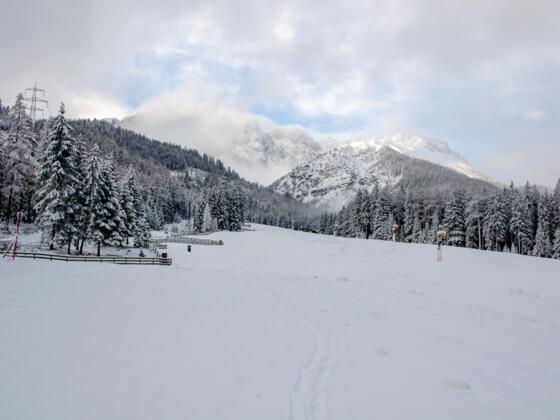 Piste vom Parkplatz weg