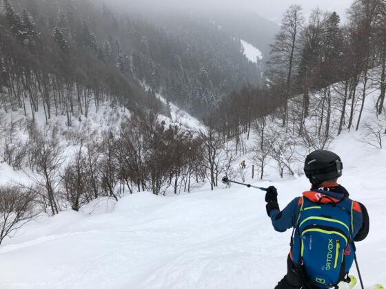 Abfahrt durch den steilen Passruckgraben