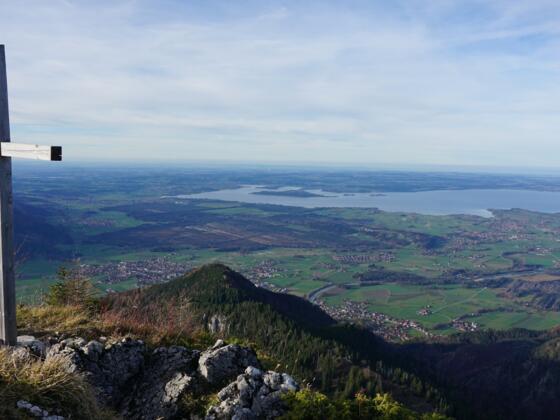 Sicht auf den kompletten Chiemsee von der Zwölferspitz