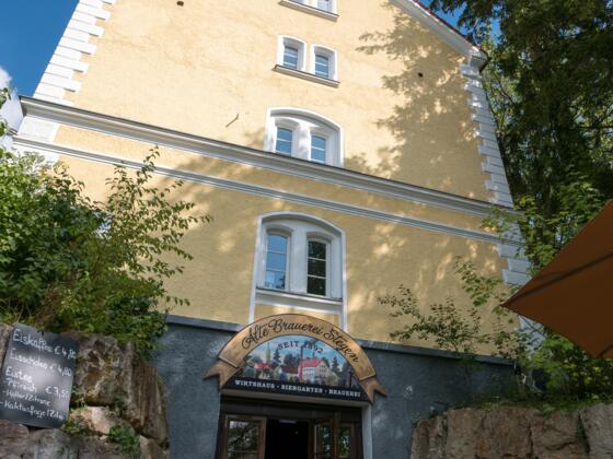 Alte Brauerei Stegen. Eingang zum bayerischen Restaurant