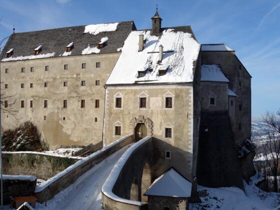 Burg Altpernstein 800m