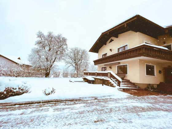 A38C7C01-890F-4C4D-8B54-41C916AE1E22