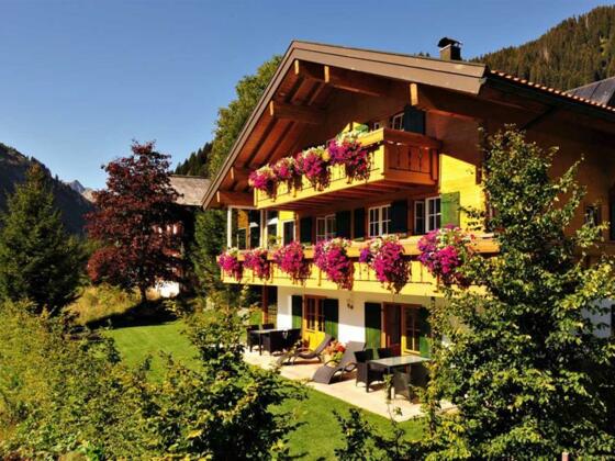 Hausansicht - Sommer