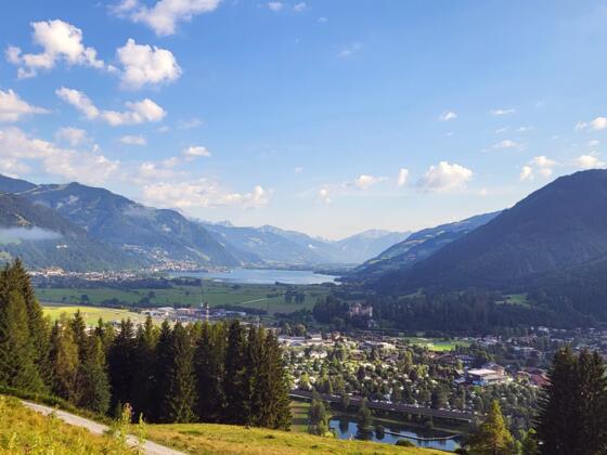 Traumhafter Ausblick auf den Zeller See und Schloss Fischhorn in Bruck