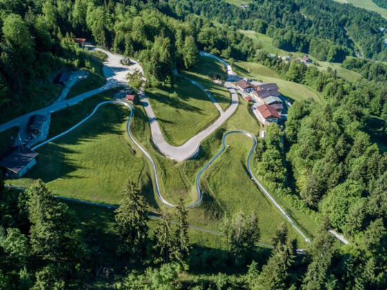 Die Sommerrodelbahn am Obersalzberg aus der Vogelperspektive