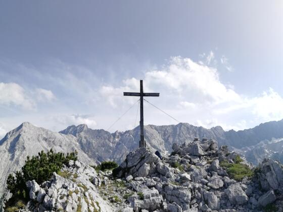 Gipfelpanorama am Kleinen Waxenstein (2.136m), im Hintergrund der Jubiläumsgrat
