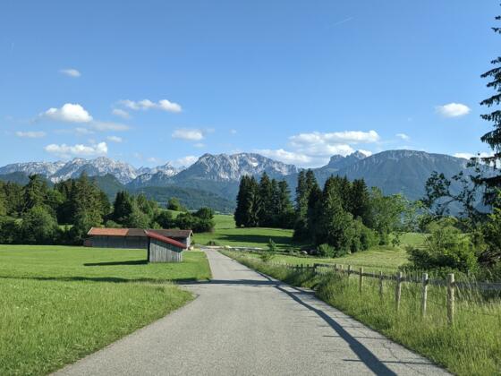 Die Berge im Blick auf dem Weg nach Pfronten-Rehbichel