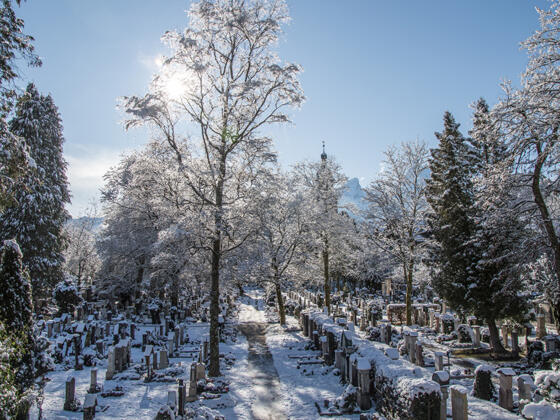 Der Berchtesgadener Friedhof im Winter