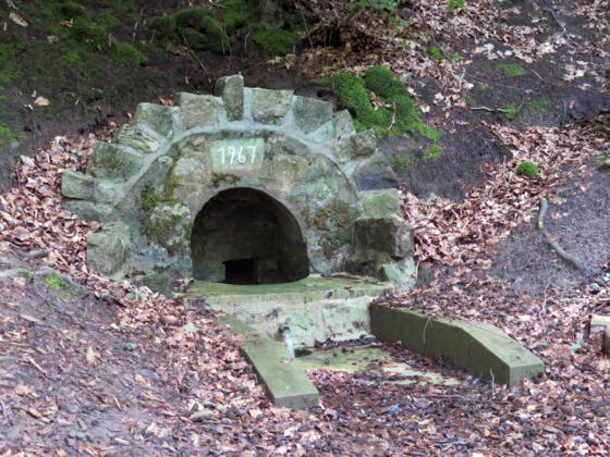 Hufnagelbrunnen am Hermannsberg