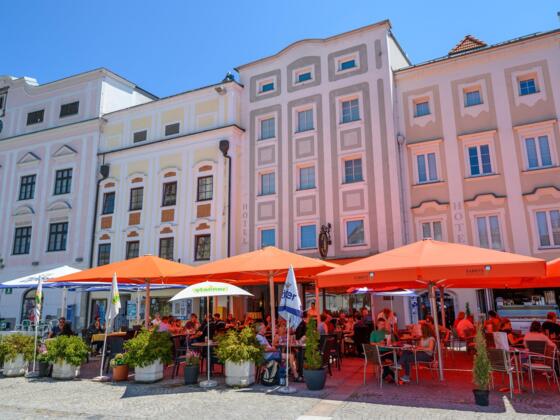 Hotel `Zum Goldenen Schiff` Gastgarten