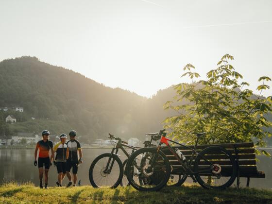 Mountainbiker an der Donau in Obermühl
