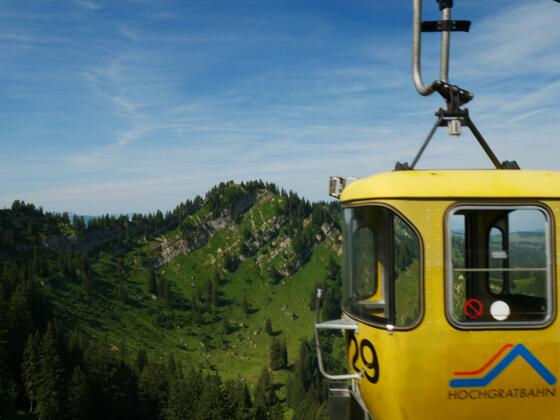 Gelbe Gondel der Hochgratbahn