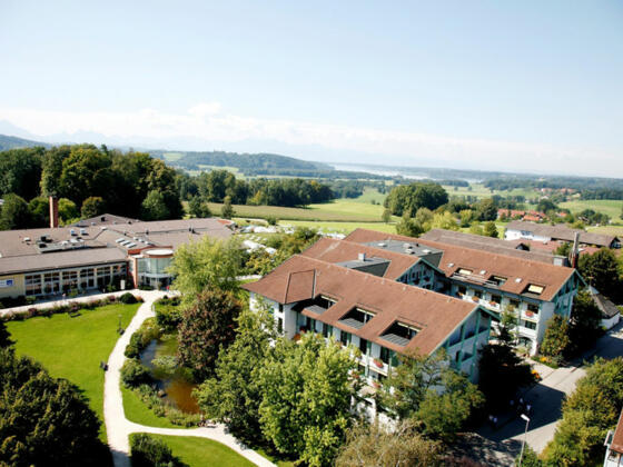 Luftaufnahme der Simssee Klinik in Bad Endorf