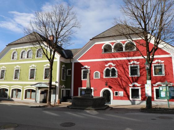 Schärhaus mit Brunnen