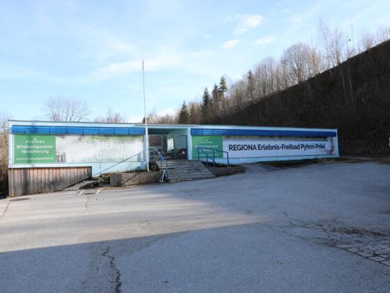 Eingang des Freibads Windischgarsten