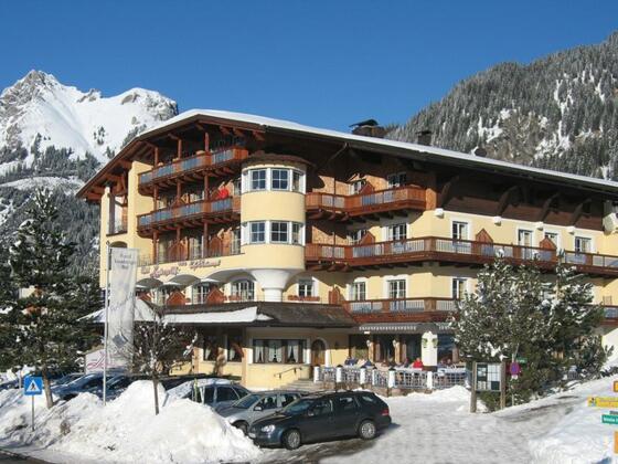 hotel-lumberger-hof-au-enansicht-winter