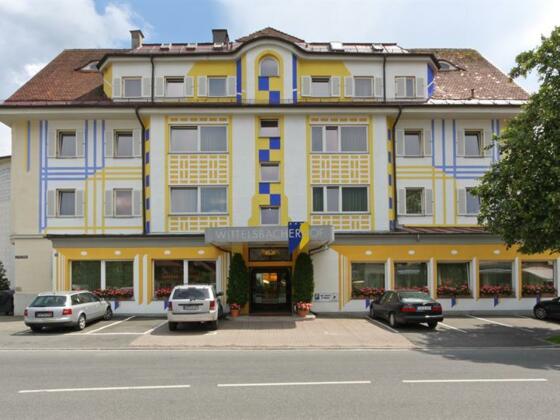 Aussenansicht Straßenseite