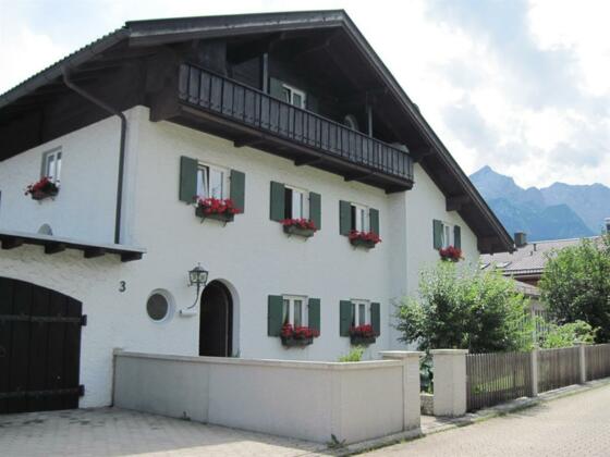 Haus Bader im Sommer