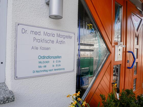 Schild Dr. Maria Margreiter