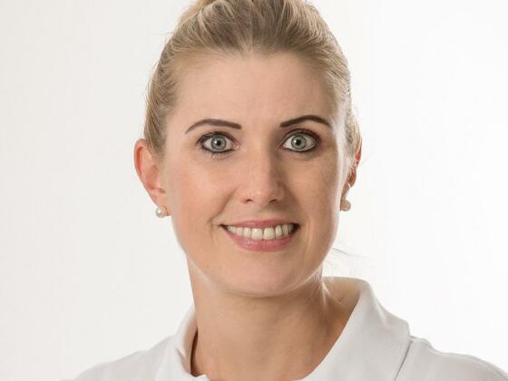 Dr. Julia Burgstaller