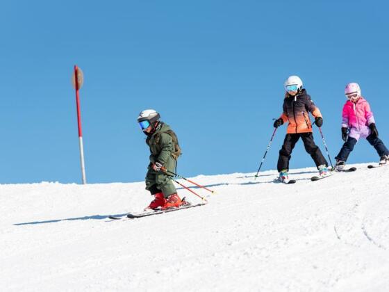Skischule mit den Kindern