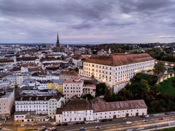 Schlossmuseum_blueHour©Linz Tourismus_Roman Peherstorfer.jpg