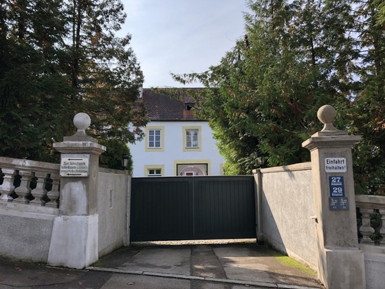 Eingangstor zu Schloss Berg