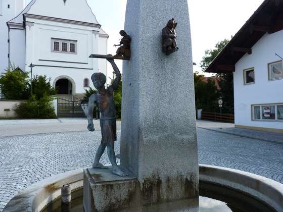 Dorfbrunnen in Emmerdorf  - Detailaufnahme