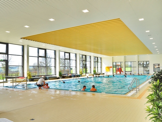 Schwimmbecken