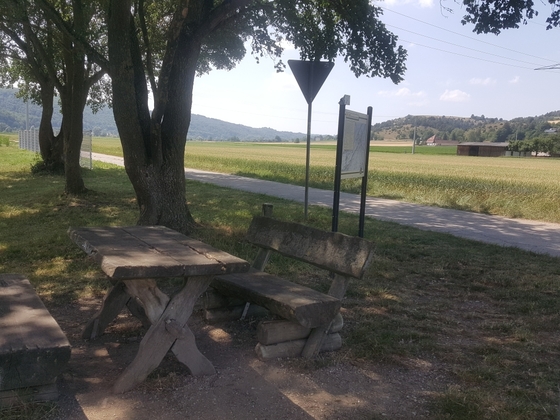 A nice play to have a snack and break during biking/hiking/skating tour