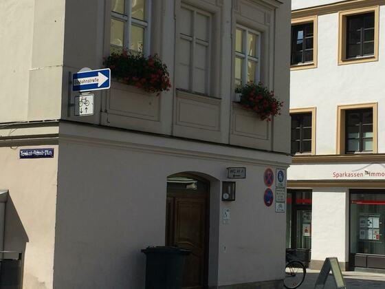 Barrierefreies WC, Weilheim Kirchplatz, hinter dem Museum