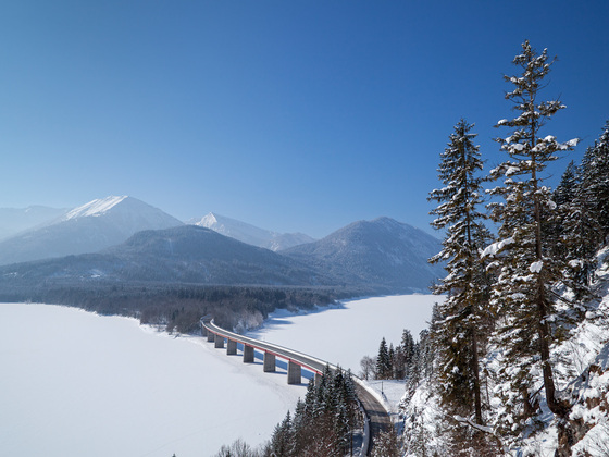 Sylvensteinbrücke im Winter