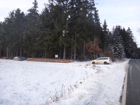 Parken auf Feldweg