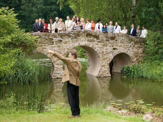 Gruppenführung im Schlosspark Dennenlohe durch Herrn Baron von Süsskind