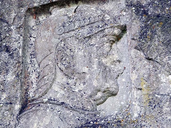 Bismarcks Profil auf dem Bismarck-Denkmal