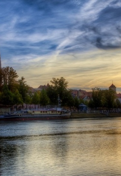 Regensburg Abends mit Donau