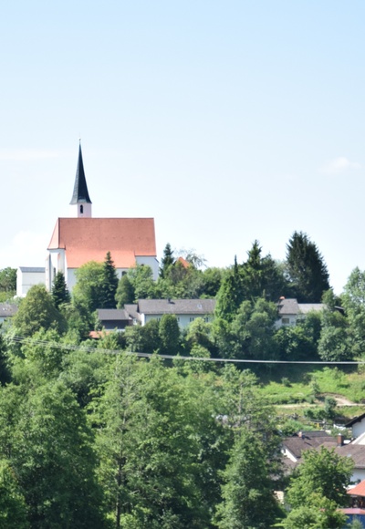 Ortsansicht mit Kirche in Stubenberg