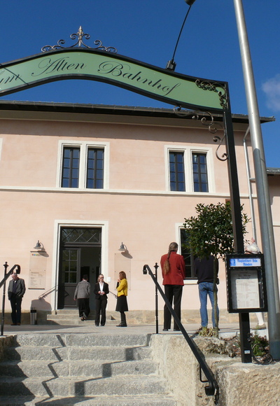 Bahnhof, Museum, Gaststätte, Urzeit