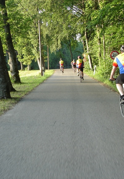 Herrliche Wege durch Wald und an Seen vorbei