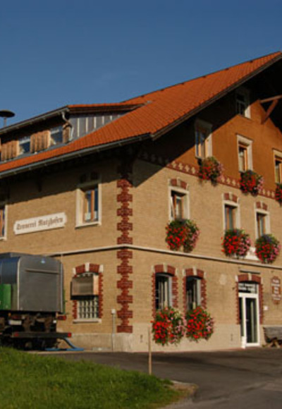 src_99044015-0.jpg