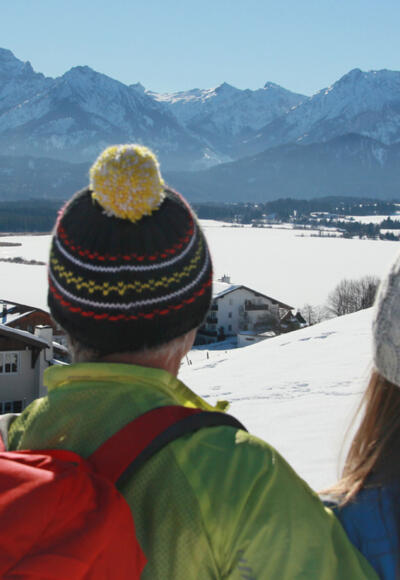 Blick auf Hopfen und den Hopfensee