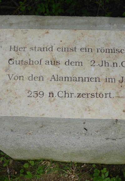 Gedenkstein zwischen Bad Grönenbach und Wolfertschwenden