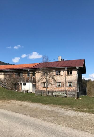 Ein altes Bauernhaus im Ortsteil Riedle